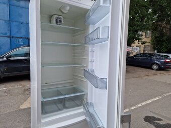 Lednice Whirlpool 60x60 výška 203 cm - 7