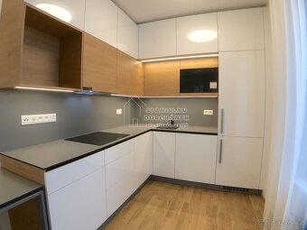 Pronájem vybaveného bytu 1+kk s lodžií, Praha 8-Střížkov, ul - 7