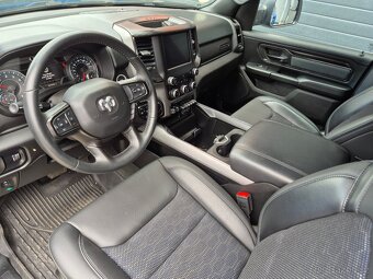 DODGE RAM 1500 5,7 HEMI BUILT TO SERVE 2023 - 7
