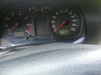 Volkswagen Golf IV - 7