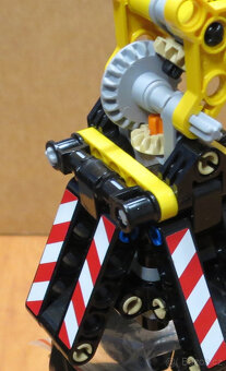LEGO 42006 Bagr + 8293 motorový pohon - 7