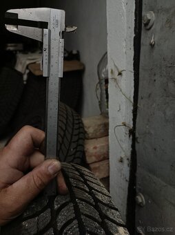 Zimní pneu s disky 165/70 r 14 z fabia 1 - 7