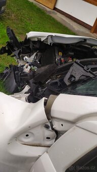 REZERVACE - Peugeot Partner 1.6hdi “NEHODA” - 7