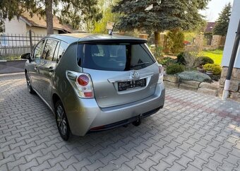 Toyota Verso 1,8 VVTi Top stav, výhř sedad benzín - 7
