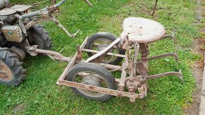 Jednoosá půdní fréza s radličkovacím vozíkem - 7