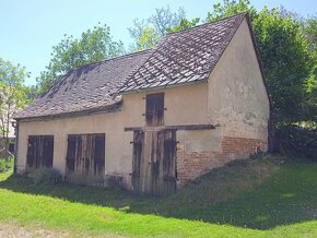Prodej domu se dvěma zahradami a stodolou v obci Zubrnice - 7