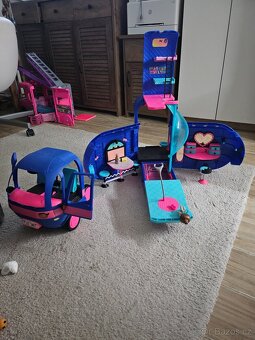 LOL a Barbie caravan - 7
