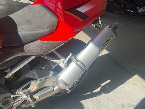 Aprilia RSV 1000 RR Factory Carbon rok 2006 - 7