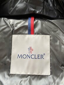 Moncler černá vesta - 7