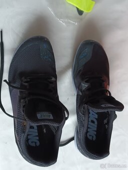 Bezecke tretry NIKE vel.37,5 - 7