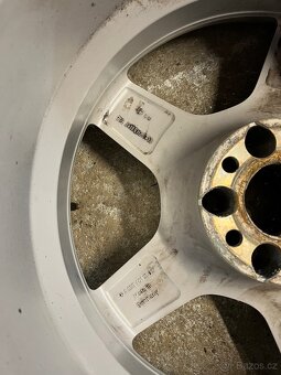 Mercedes Benz AMG kola R18 - 7