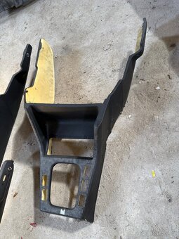 E30 - středový kryt - 7