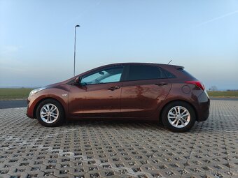 2012 Hyundai i30 - mnoho komfortních úprav - 7