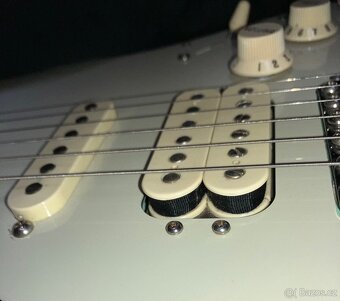 Fender American Performer Stratocaster HSS MN Satin Surf Gre - 7