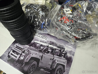 STAVEBNICE Technic 42110 Land Rover Defender NAHRADA - 7