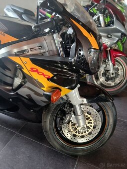 Honda CBR 900 sc33 - 7