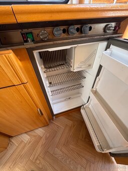 Obytný přívěs, Karavan LMC 490 K - 7