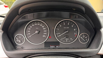 BMW - 320i (2012) - 7