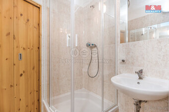 Prodej bytu 1+1, 32 m², Hradec Králové, ul. Sezemická - 7