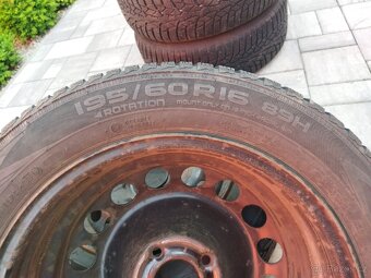 Prodám zimní pneu Nokian WR D4 195/60R16 - 7