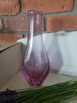 VÁZA-STAROBYLÁ- HUTNÍ SKLO FIALOVÁ- KRÁSNÝ DESIGN - 7