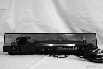 Gramofon YAMAHA - 7