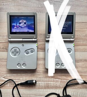 Gameboy Advance SP + hra a nabíječka - 7