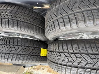 ORIGINAL AUDI R18 + ZIMNI SADA 235/55 R18 Pirelli - 7