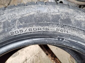 205/60/16 zimni pneu GOODYEAR a HANKOOK 205/60 R16 96XL - 7