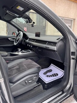 Audi Q7 - 7