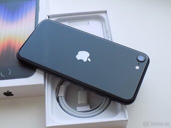 APPLE iPhone SE (2022) 64GB Midnight - ZÁRUKA - TOP STAV - 7