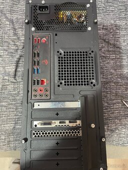 Stolní počítač MSI - 7
