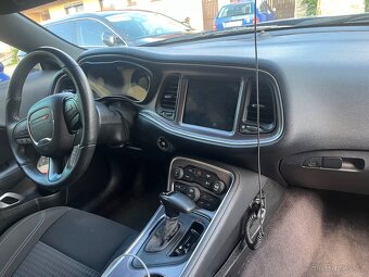 Dodge Challenger 5,7 hemi - 7