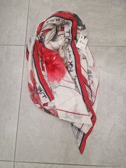 Nový dámský červený bílý značkový šátek Desigua s visačkou - 7