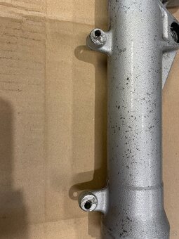 BMW F800S ST - přední vidlice - 7