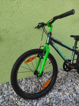 Značkové kolo Author Cosmic 20" (grafit/zelená) - 7