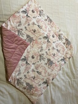 Souprava pro miminko - hnízdečko, zavinovačka a peřinky - 7