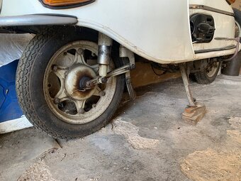 Čezeta 175 502.00 , Prase - 7