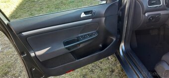 VW GOLF kombi 1,6 77kW automat - 7