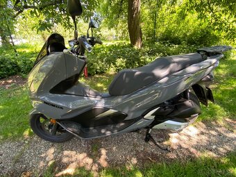 Skútr Honda PCX 125 rv. 2019 - 7