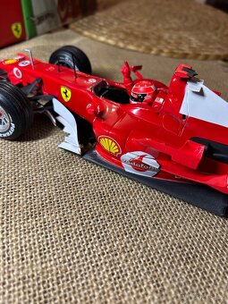 Ferrari 248 F1 1:18 - 7