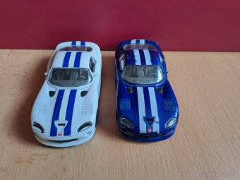 Sbírka 23 modelů 1:43 Bburago Made in aly, 1x 1:36 Tins Toys - 7