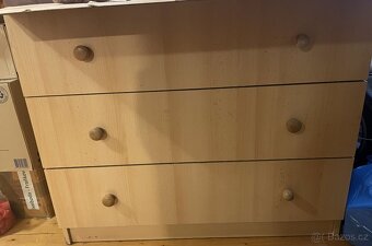 Robustní dřevěný přebalovací pult - 7