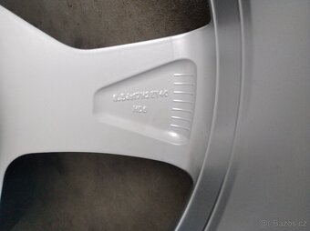 Prodám alu disky Škoda 5x100 R17 s letním pneu 205/55/17 - 7