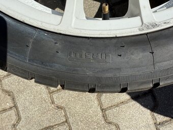 ZAVODNI PNEU NA VODU PIRELLI 235/645 R18 - 7