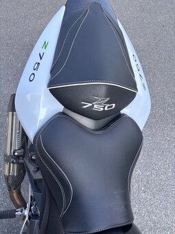 Kawasaki Z750 - 7