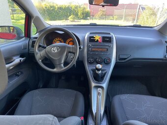 Toyota Auris, 1,33 VVT-i , nová STK, 6 rychlostí - 7