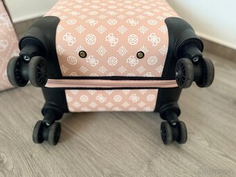 Luxusní cestovní set Guess - 7