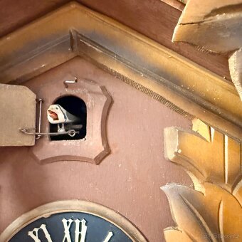 Staré dřevěné unikátní kukačky vyřezávané plně funkční - 7