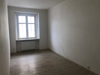 Pronájem bytu v Chomutově - 7